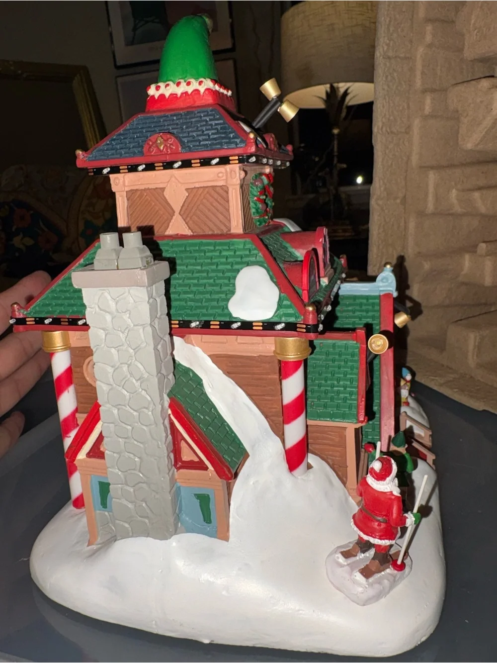 Lemax Elwood’s Elf Lodge 45224 Santa’s Wonderland Lighted Christmas Village